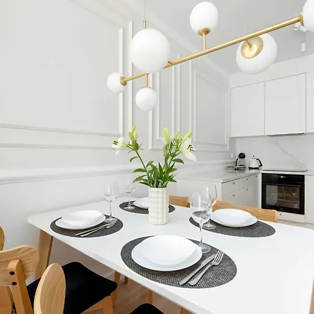 Апартаменты Klimatyzowany Stylowy Blisko Plazy Taras & Parking By Renters *