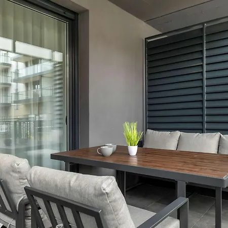 Klimatyzowany Stylowy Blisko Plazy Taras & Parking By Renters