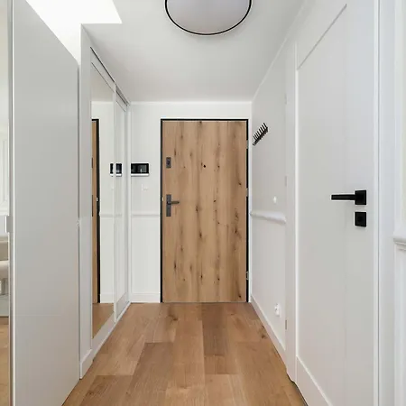 Apartmán Klimatyzowany Stylowy Blisko Plazy Taras & Parking By Renters *